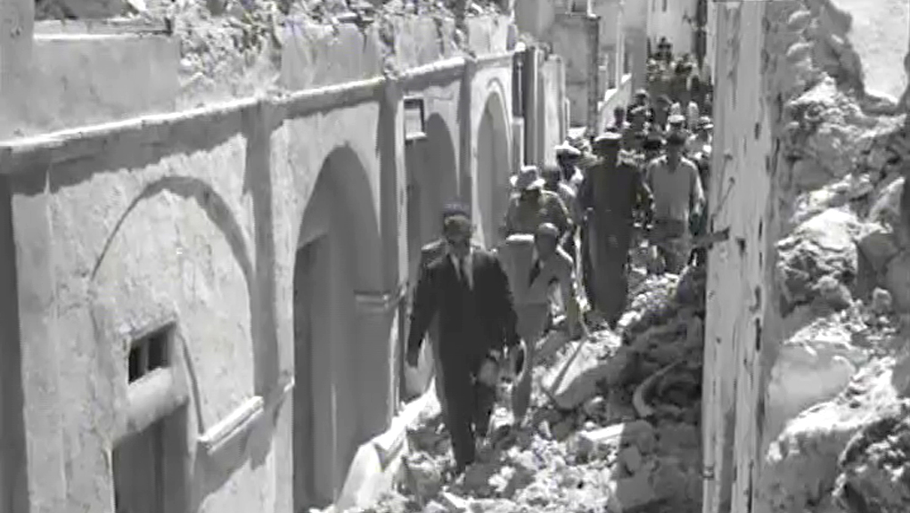 Σεισμός του 1956 στην Σαντορίνη. Ταινία επικαίρων από το Αρχείο ...