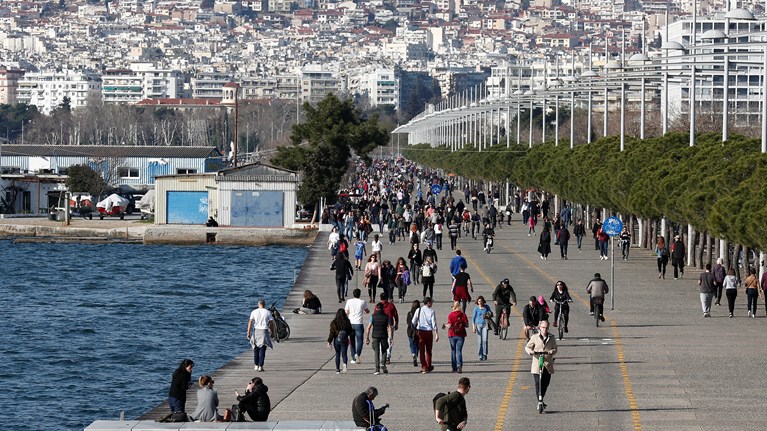 Ένα βήμα πριν το πορτοκαλί επίπεδο συναγερμού η Θεσσαλονίκη (video) - ert.gr