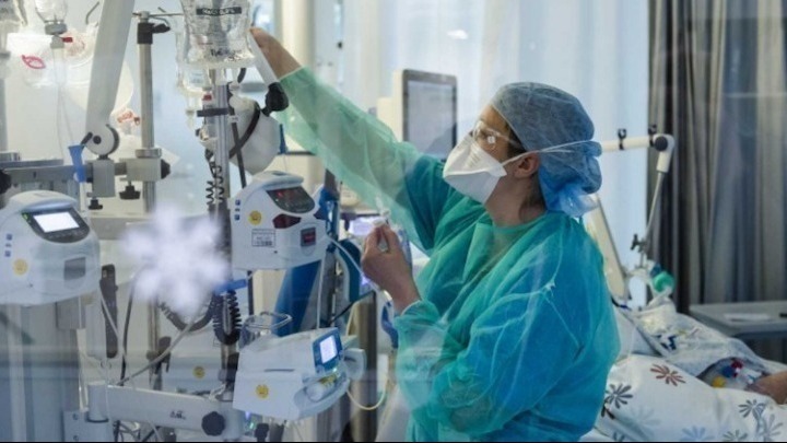 Κορονοϊός: «Έσβησε» 37χρονη νοσοκόμα που δεν πρόλαβε να νοσηλευτεί σε ΜΕΘ (video)