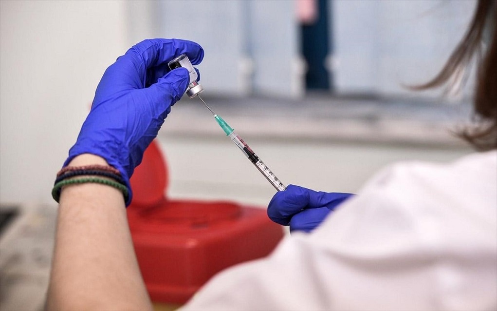 Ιωάννινα: Κοντά στους υπερήλικες για τα εμβόλια