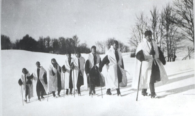 Πορεία στα χιόνια, 1940. Συλλογή Υ.ΕΝ.Ε.Δ.