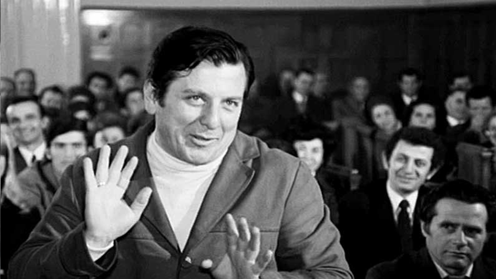 Αγάπησα μια Πολυθρόνα – Ελληνική Ταινία