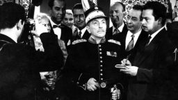 Ένας Ήρως με Παντούφλες – Ελληνική Ταινία