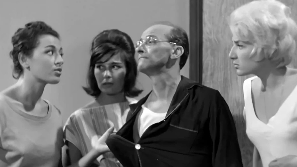 Τρεις Κούκλες κι Εγώ – Ελληνική Ταινία