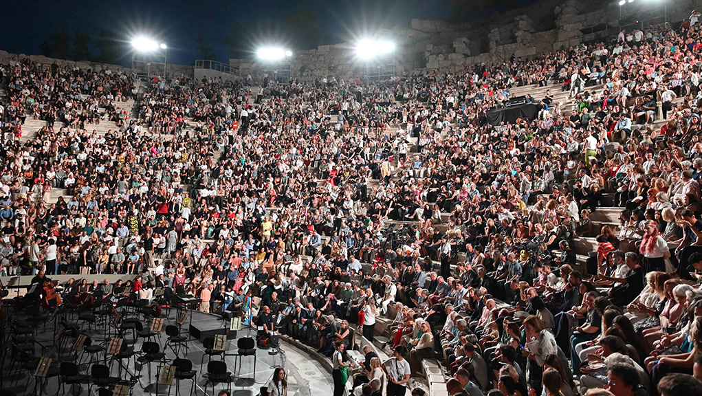 Μάγεψε το κοινό η συναυλία της ΕΣO της ΕΡΤ, με τον Λεωνίδα Καβάκο και τον Ηλία Λιβιεράτο, για την Παγκόσμια Ημέρα Μουσικής